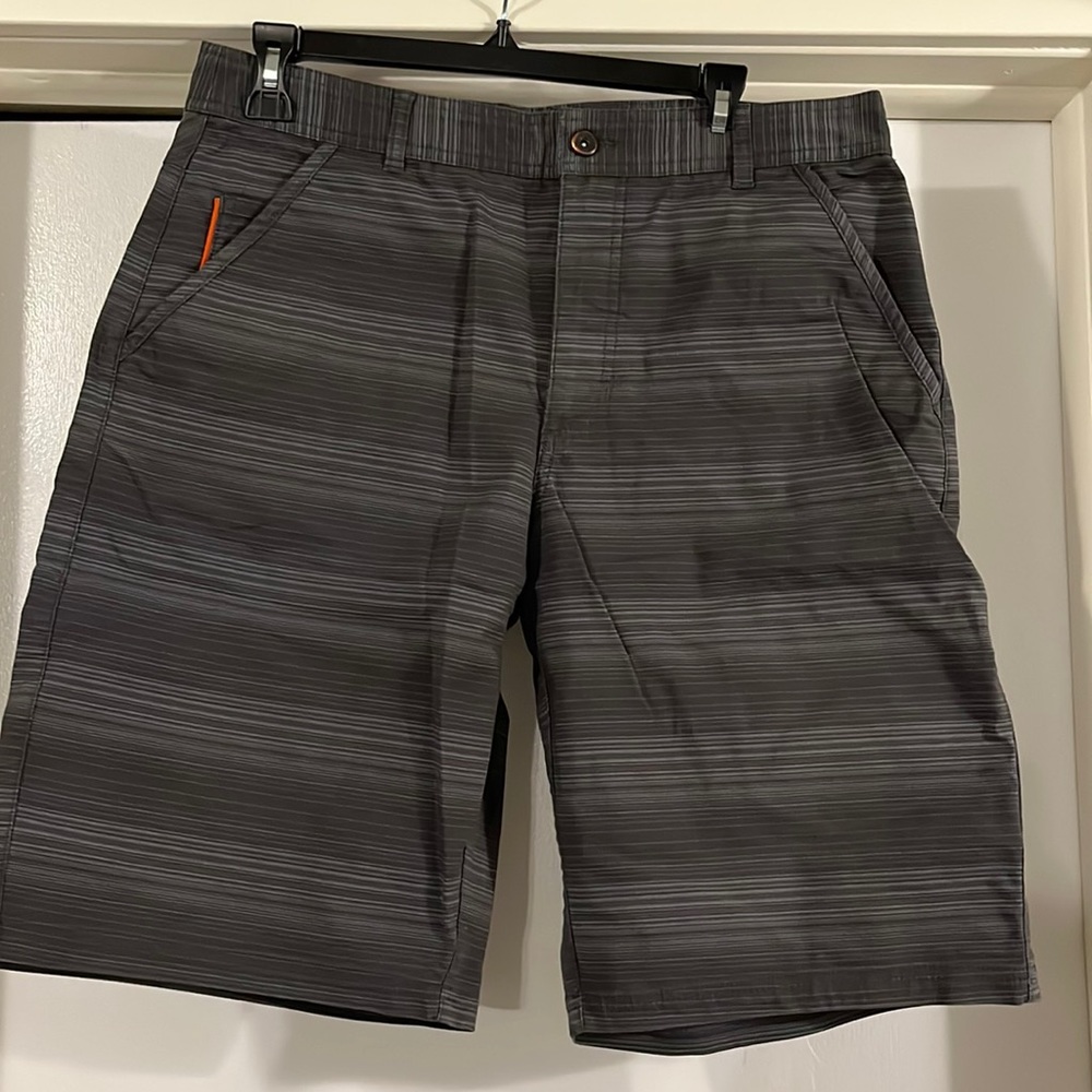 Mountain Hardware Regular Fit Shorts